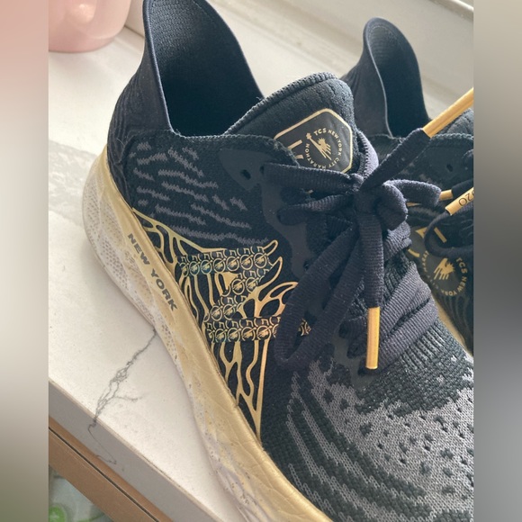 New Balance NYC Marathon 50th Anniversary Sneakers Womens Size 6 LIMITED EDITION - Picture 2 of 6